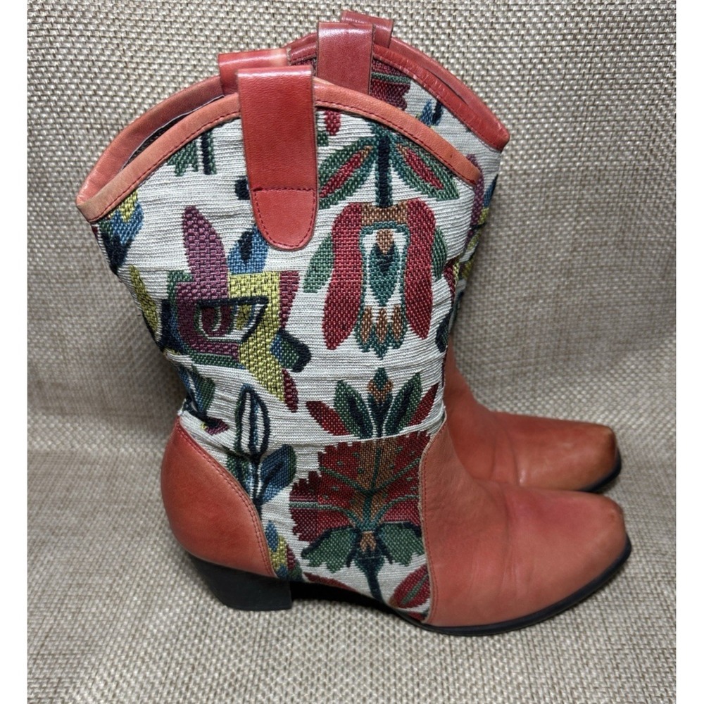 L'Artiste Grazia Embroidered Leather Boots 40 Floral Tapestry Boho Western Rodeo